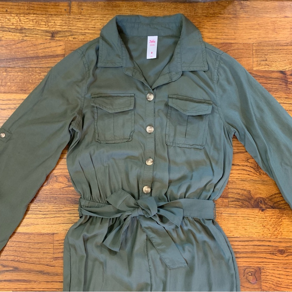 Justice Green Belted Romper Jumpsuit
Viscose Silk Material
Size 8 Medium - Picture 12 of 16
